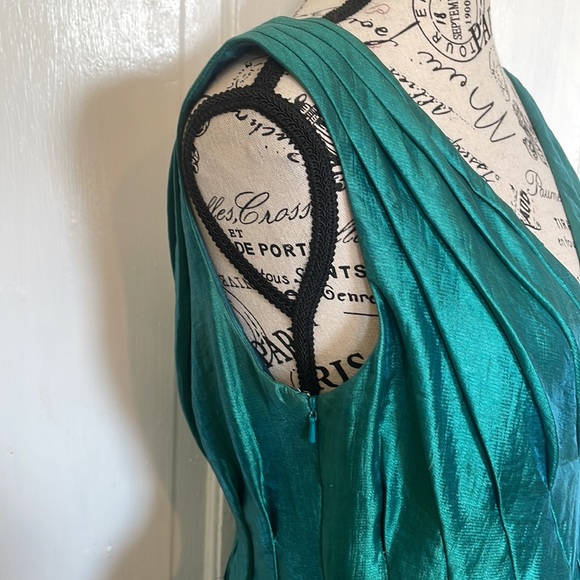 Vintage Emerald Satin Bubble Dress | Size 8 US - Picture 5 of 12